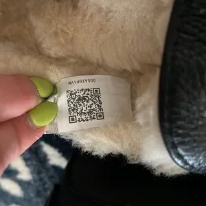 UGG | Shoes | Orig Ugg Before It Got Low Quality Worn Home  display picture 3